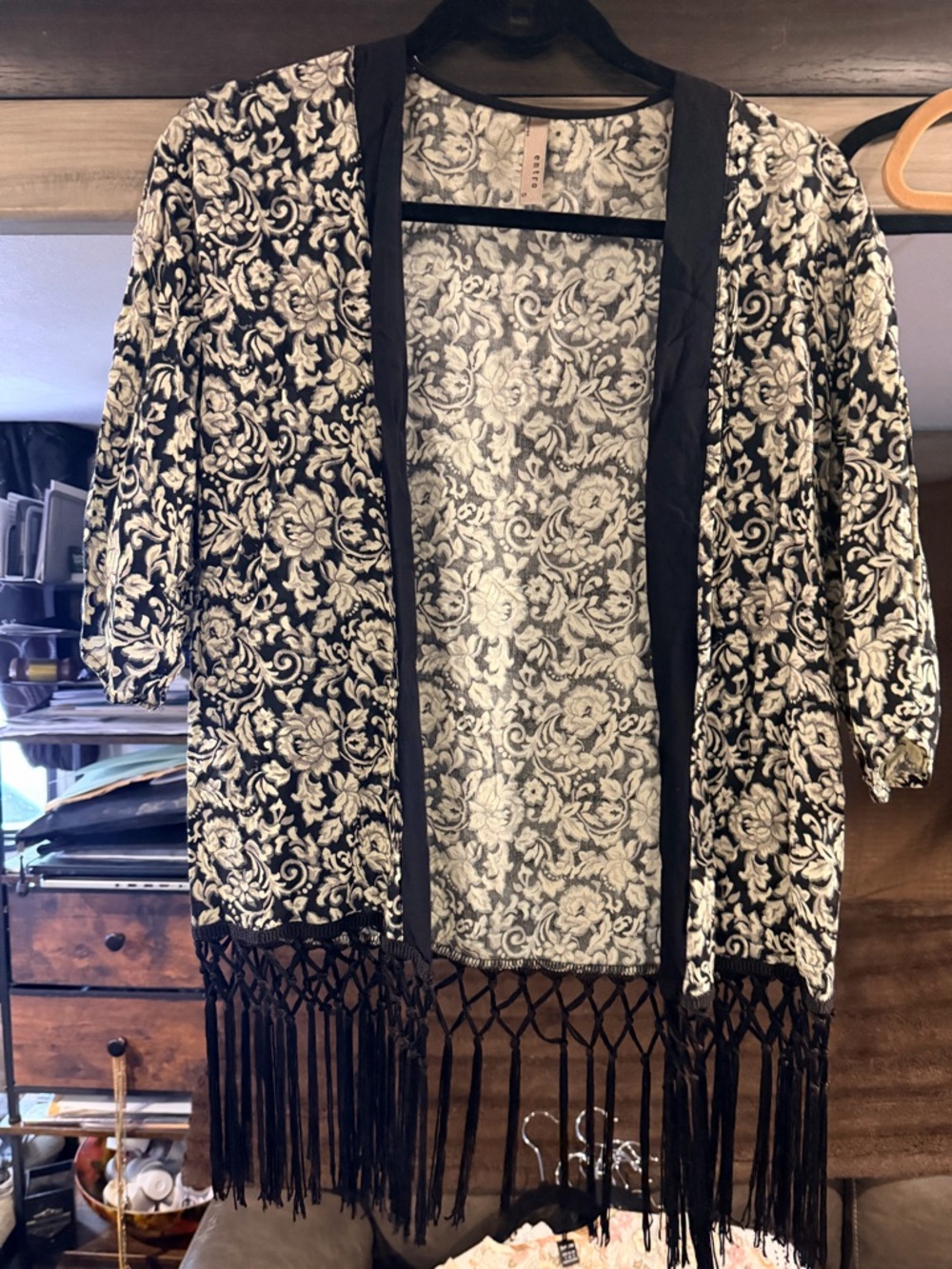 Black and Cream Floral Fringe Open-Front Women's kimono